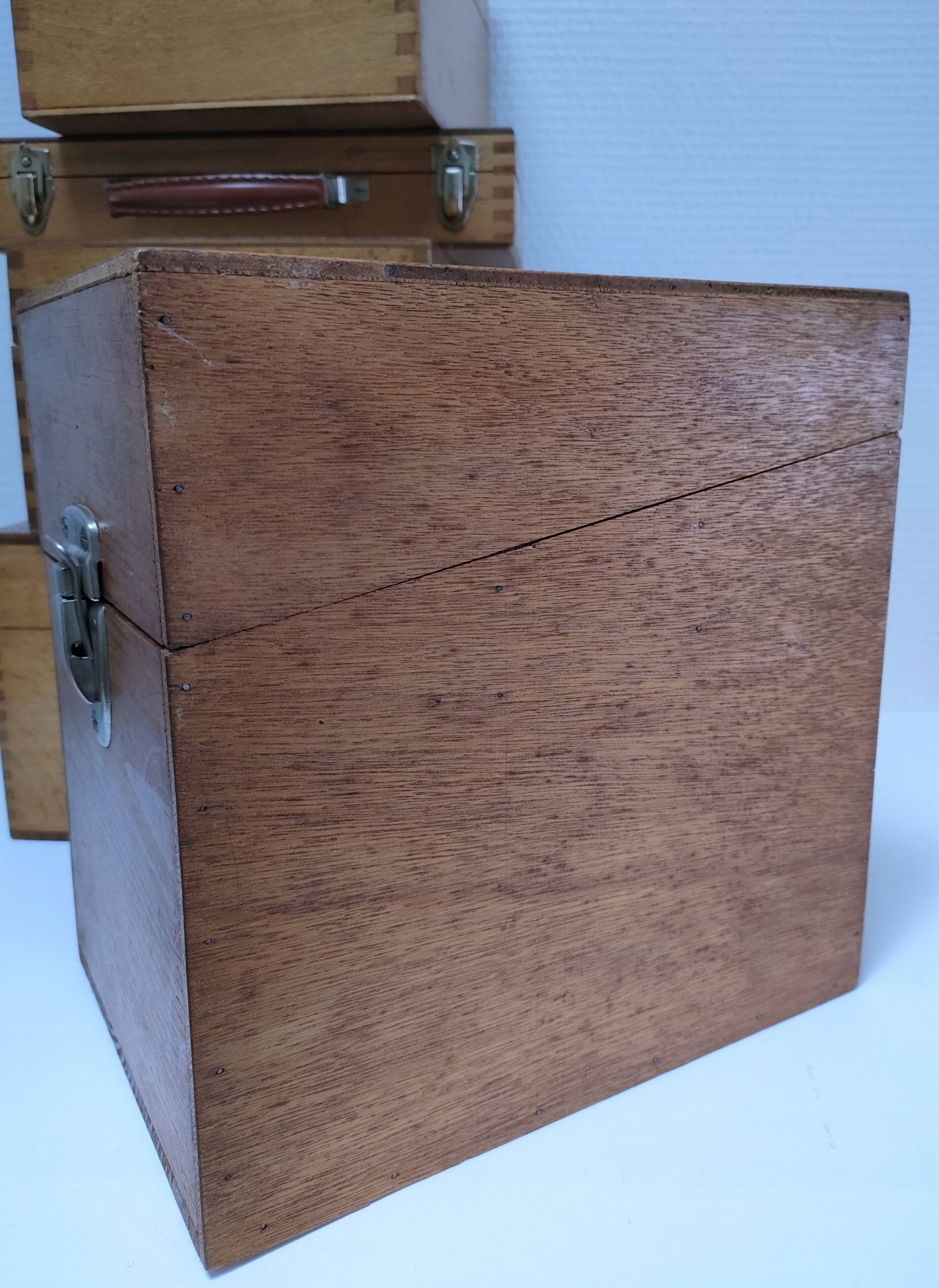 Cinq boîtes bois vintage