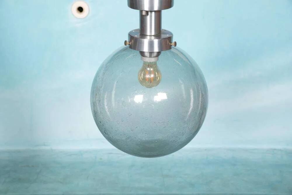 Space age ball lamp from the 60s/70s.