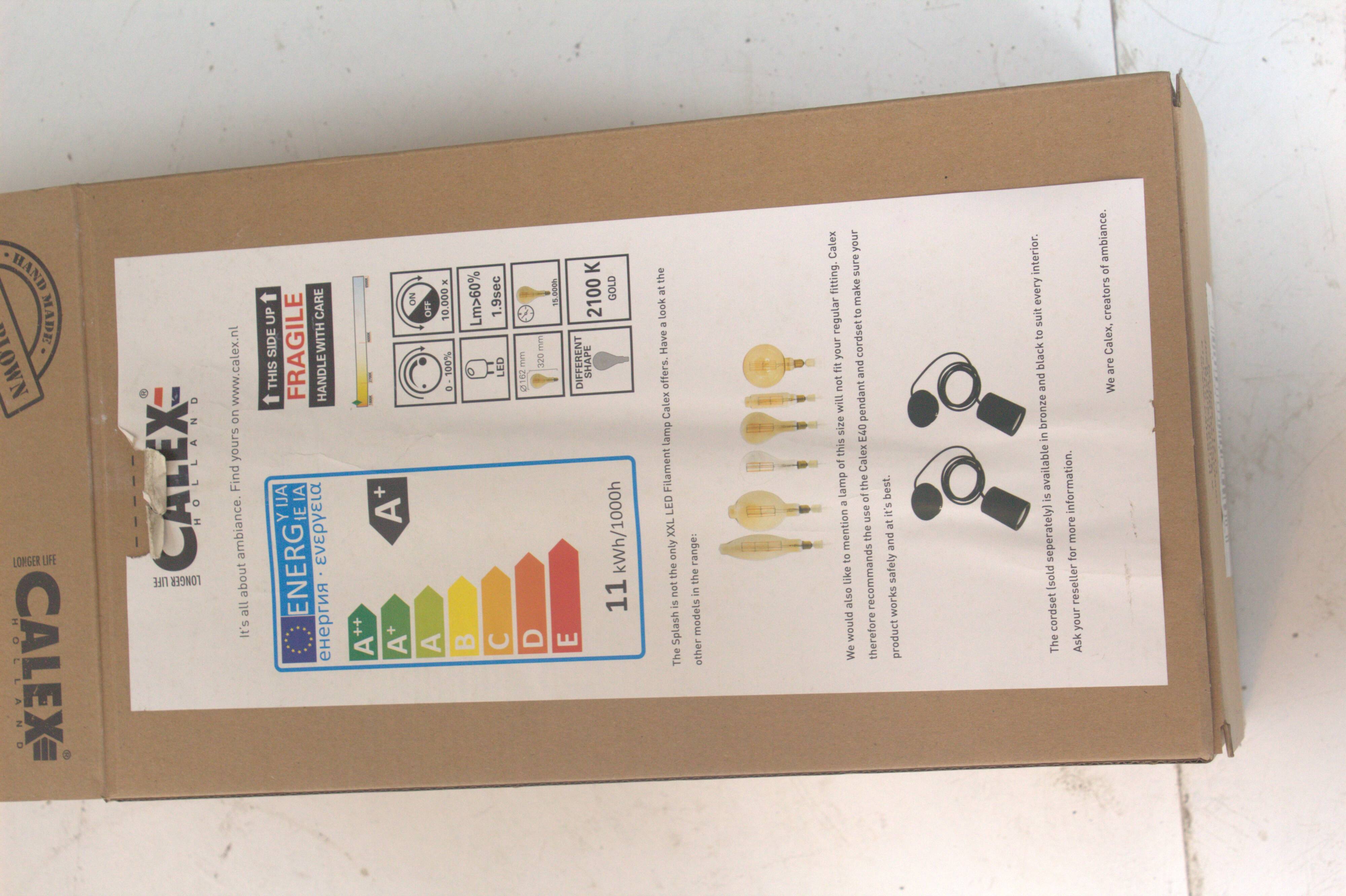 Industrial lamp with adjustable aluminum lampshade