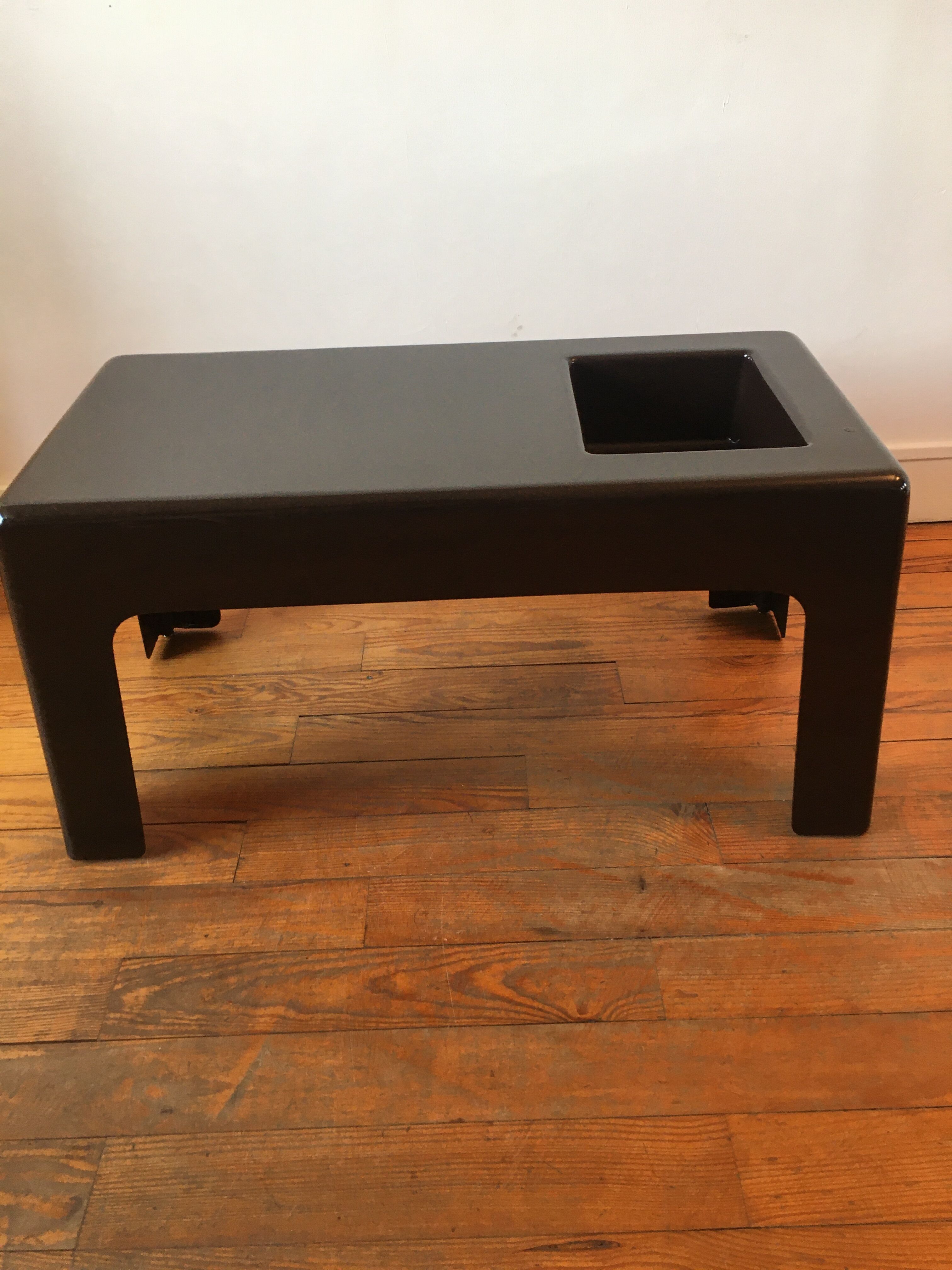 Kostka fiberglass coffee table