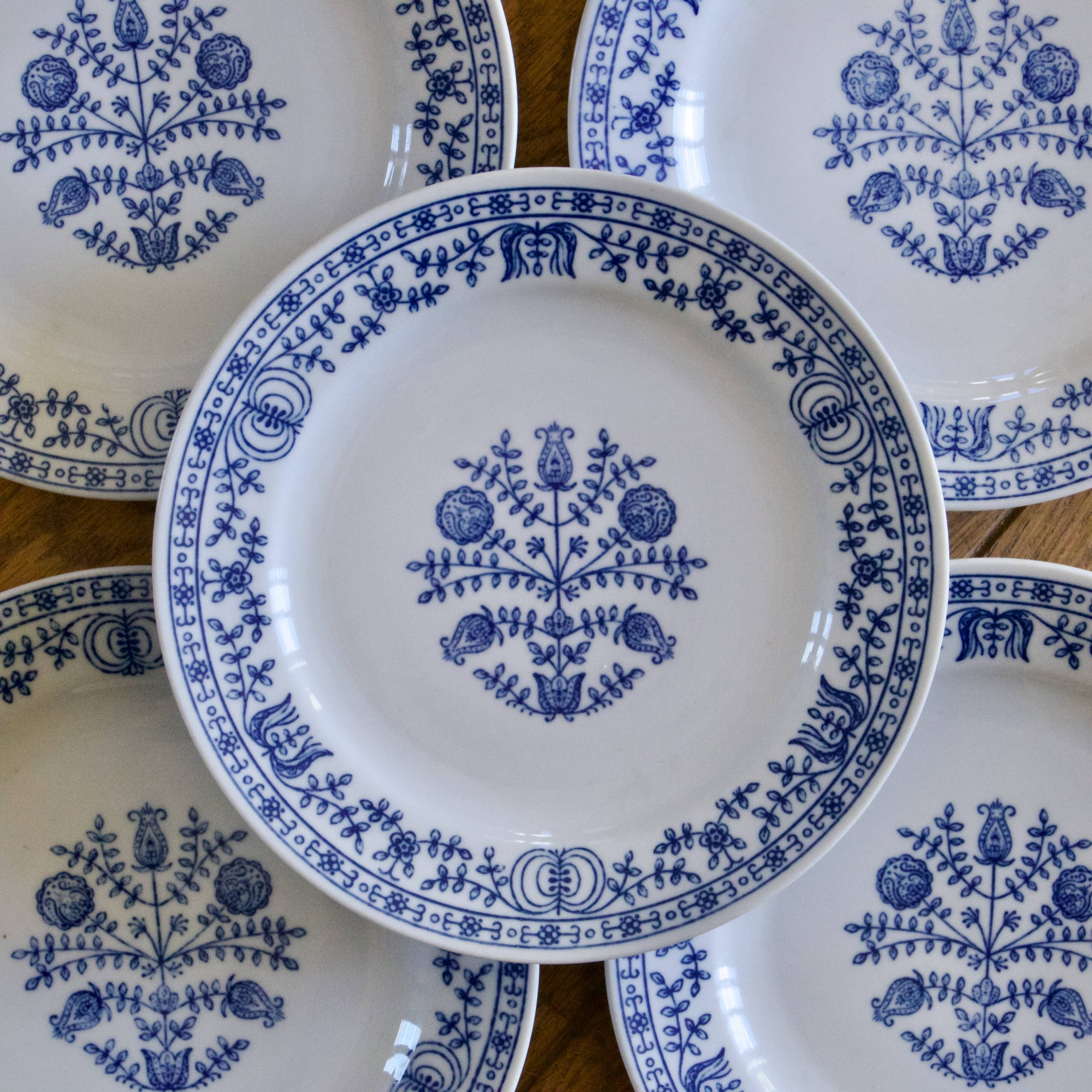 8 dessert plates in porcelain signed Kahla Germany cobalt