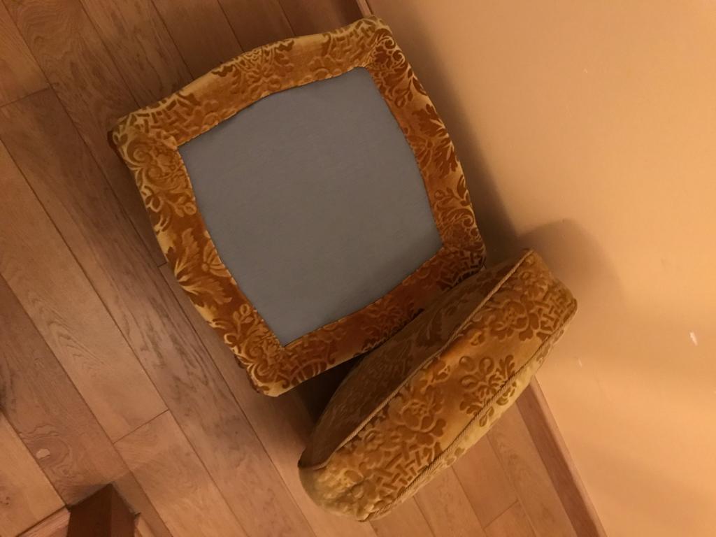 Pouf in gilded velvet and feet wood cherry style louis xv