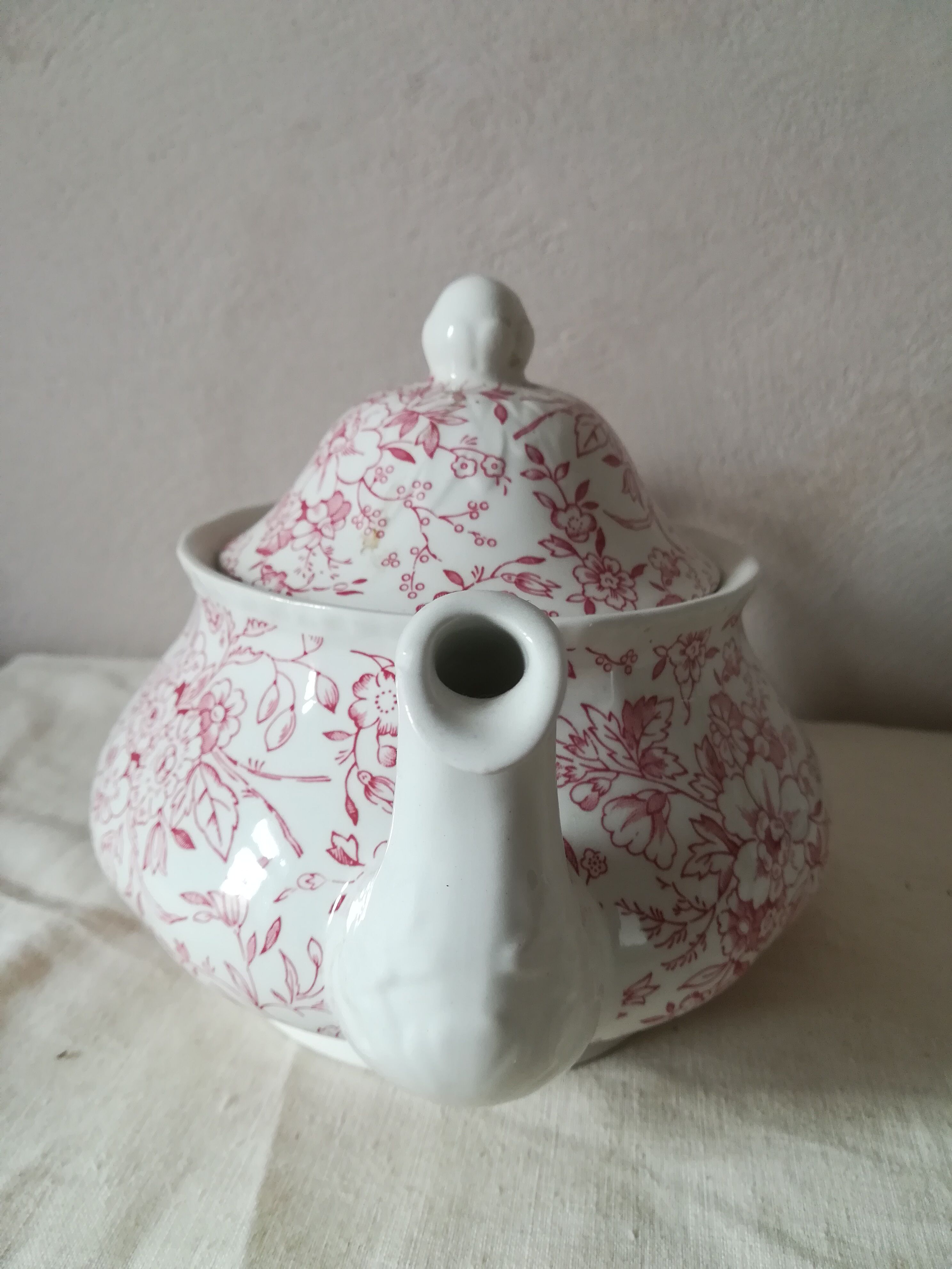 Royal tudor english teapot