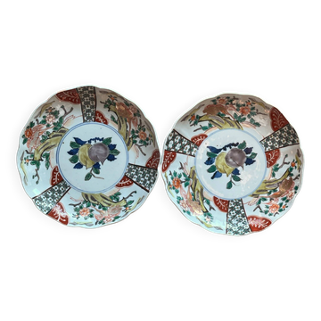 Japan, pair of polychrome porcelain lobed plates from the 19th century.