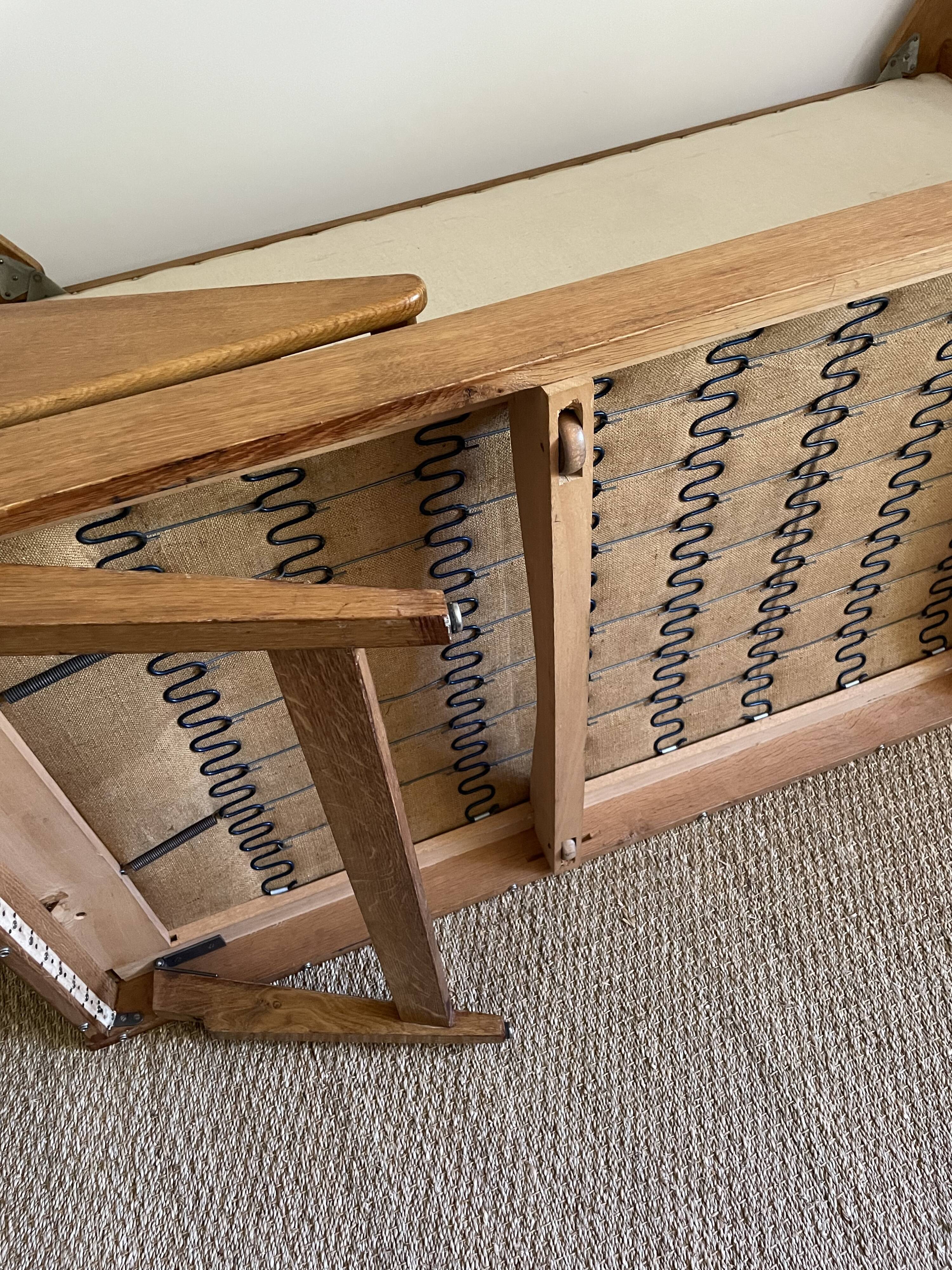 Twin beds daybed vintage