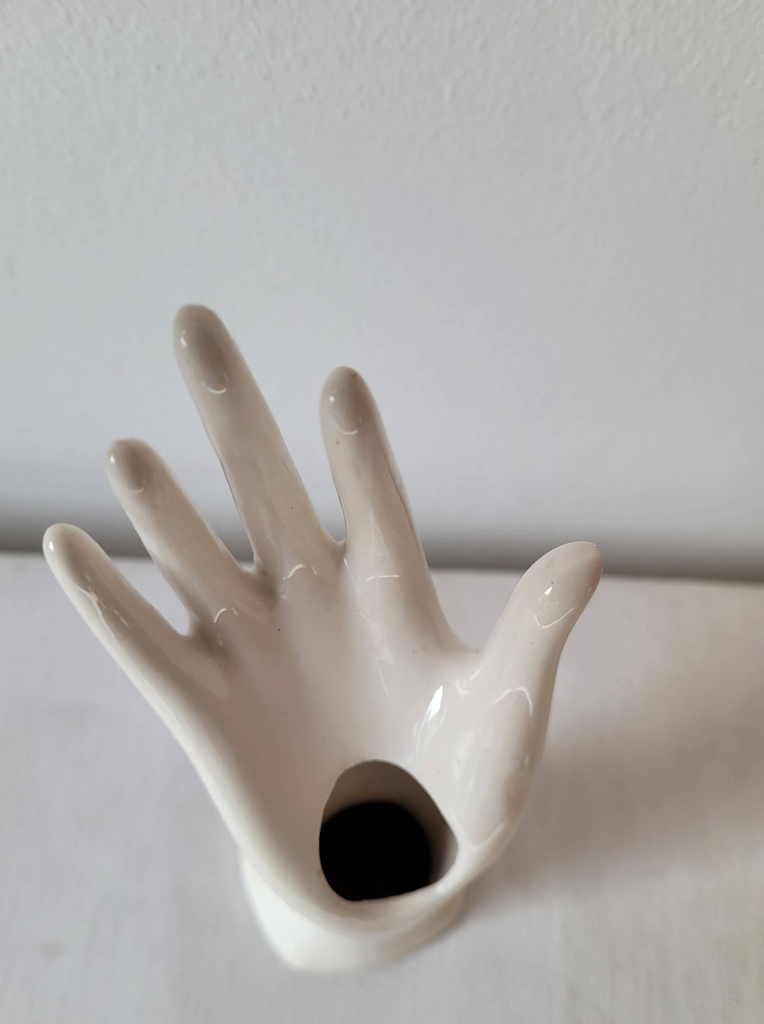 Hand-shaped ring vase