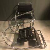 2 chairs by Mies Van Der Rohe MR20