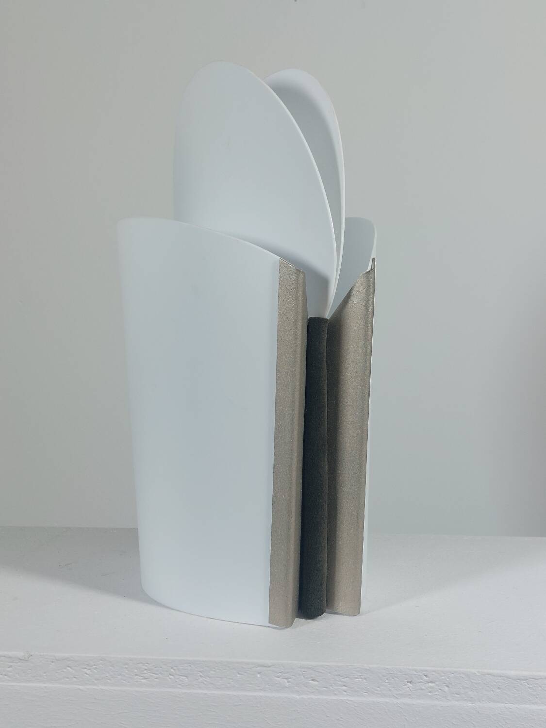 Vintage Sun Ra table lamp by Samuel Parker, Italian design.