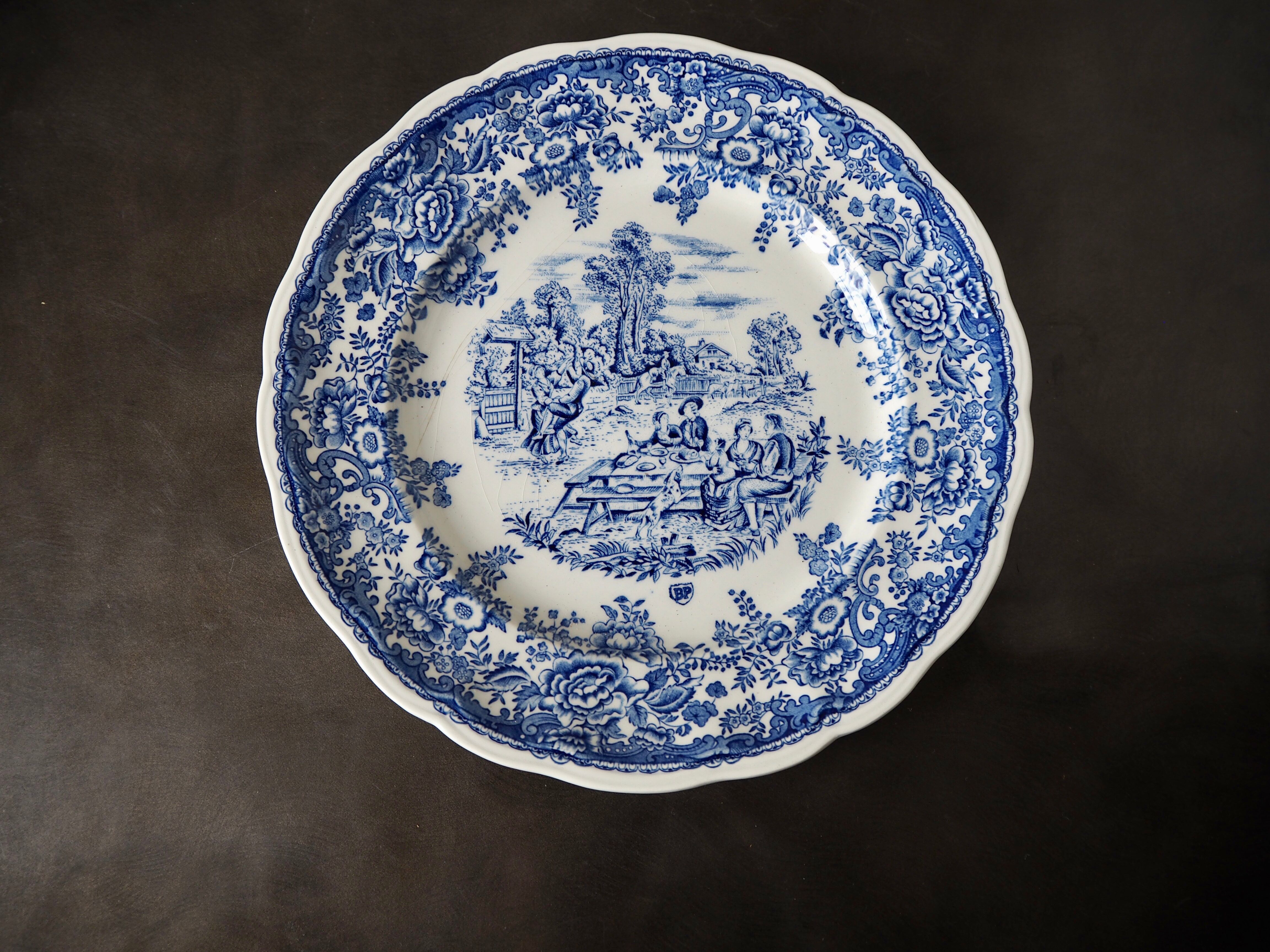 Set of 15 diner plates with English motifs Lunéville