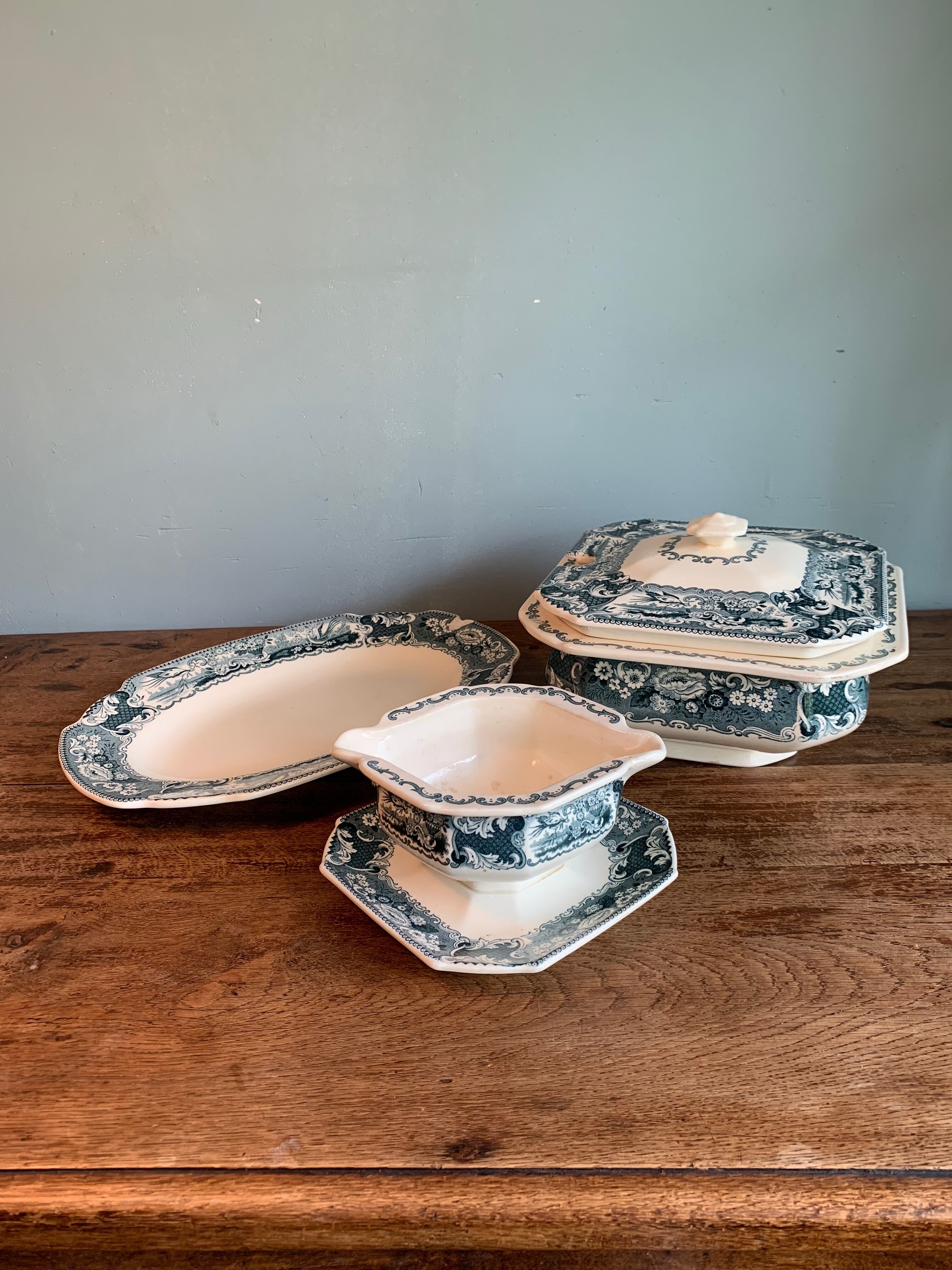 Set of 3 serving dishes in Maastricht ceramic