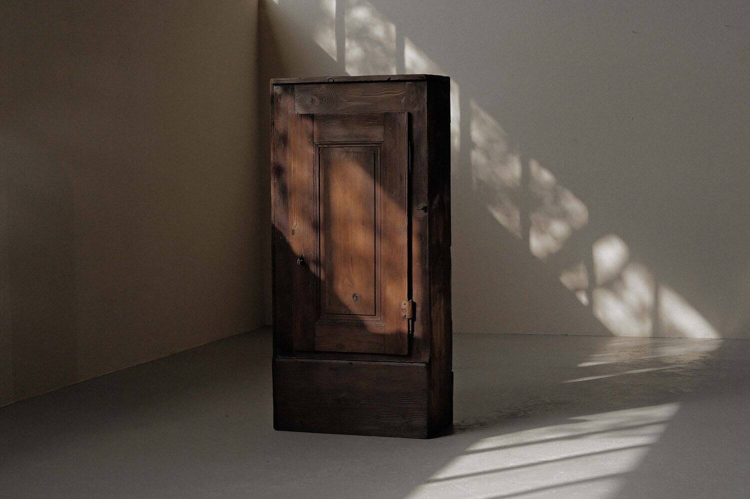 Pine mountain furniture, folk art, Savoy, 19th century
