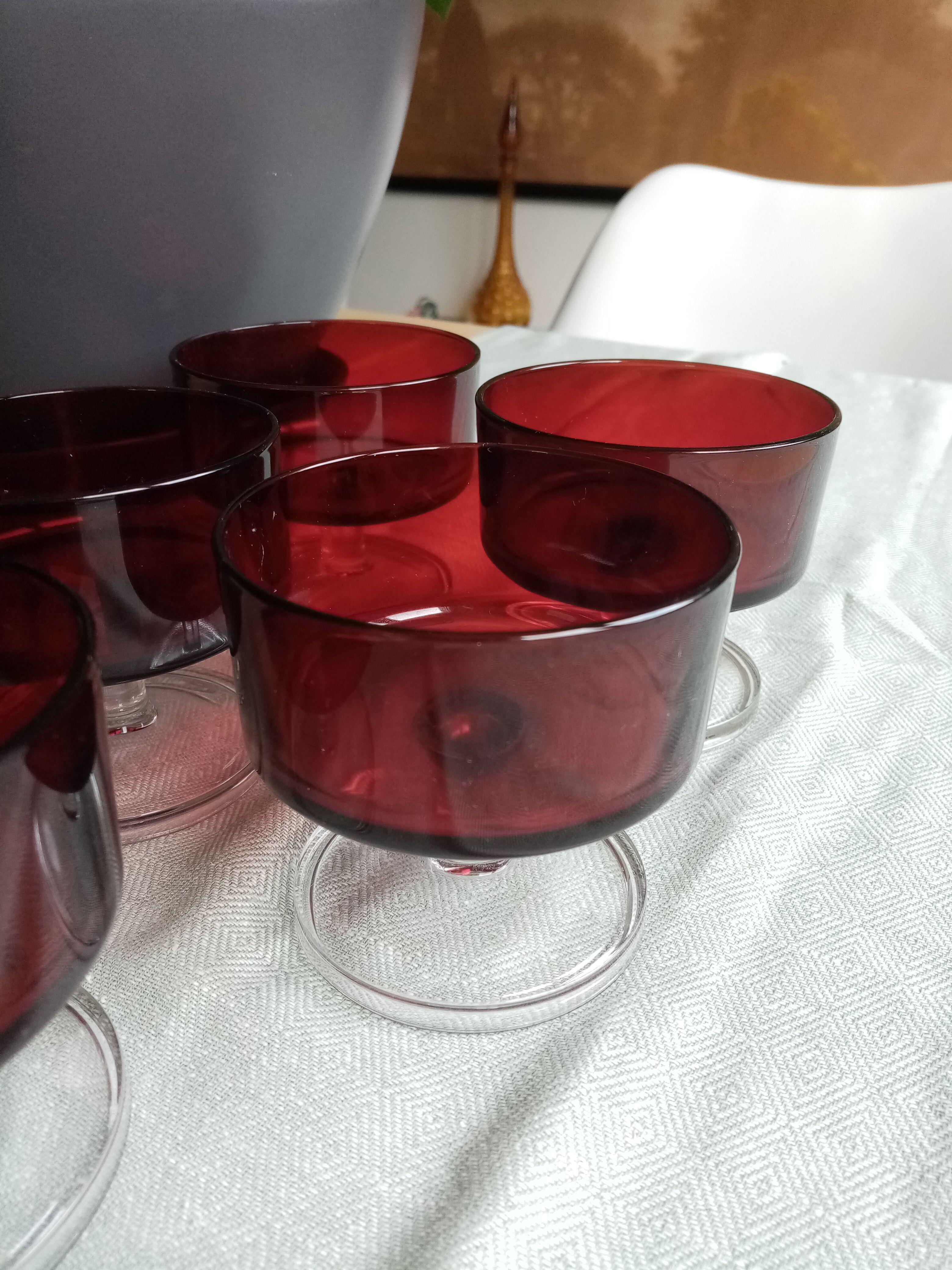 5 red vintage ice cream cups