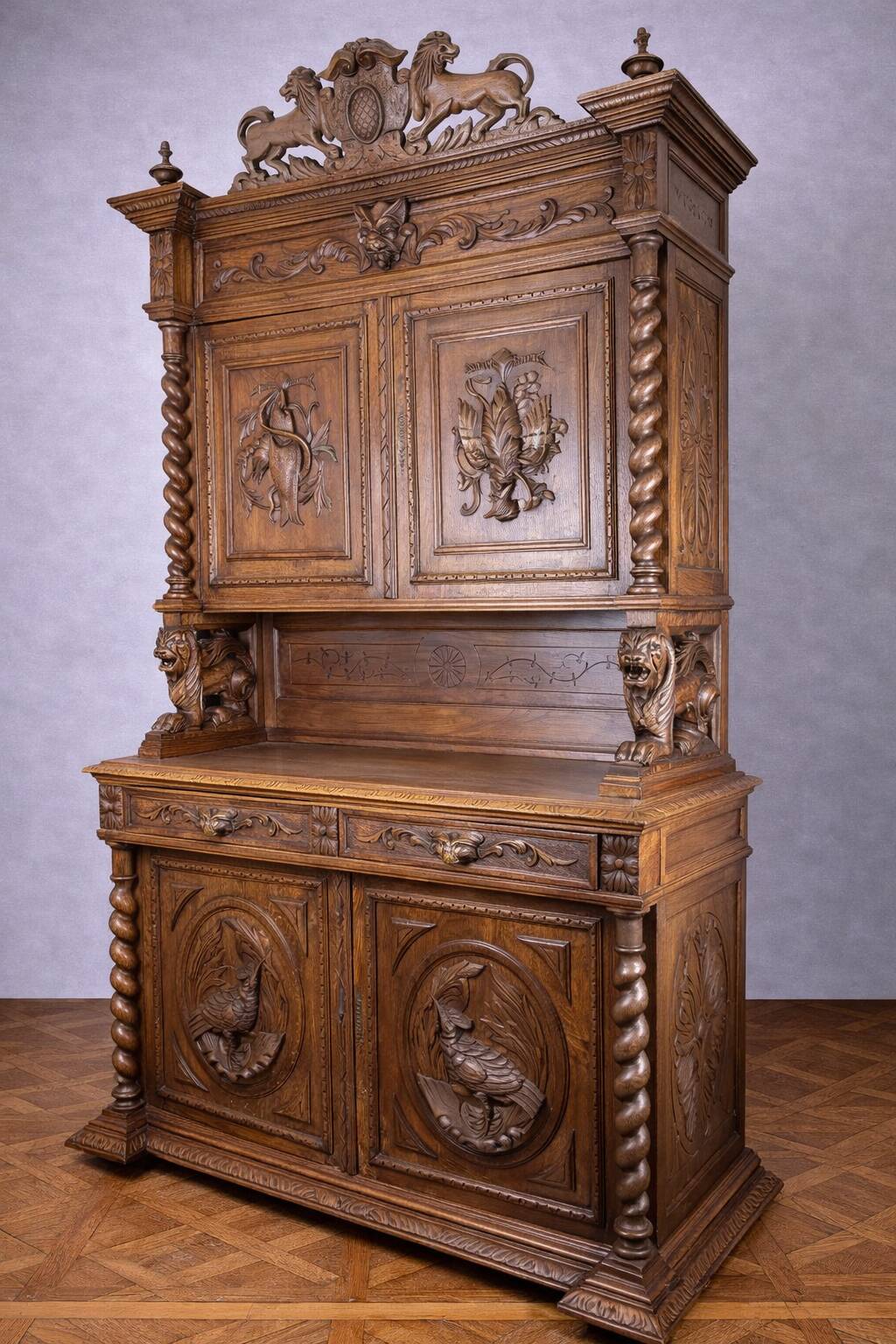 Important two-body buffet – Solid oak – Character piece