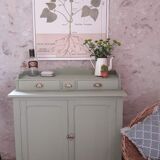 Green Parisian buffet