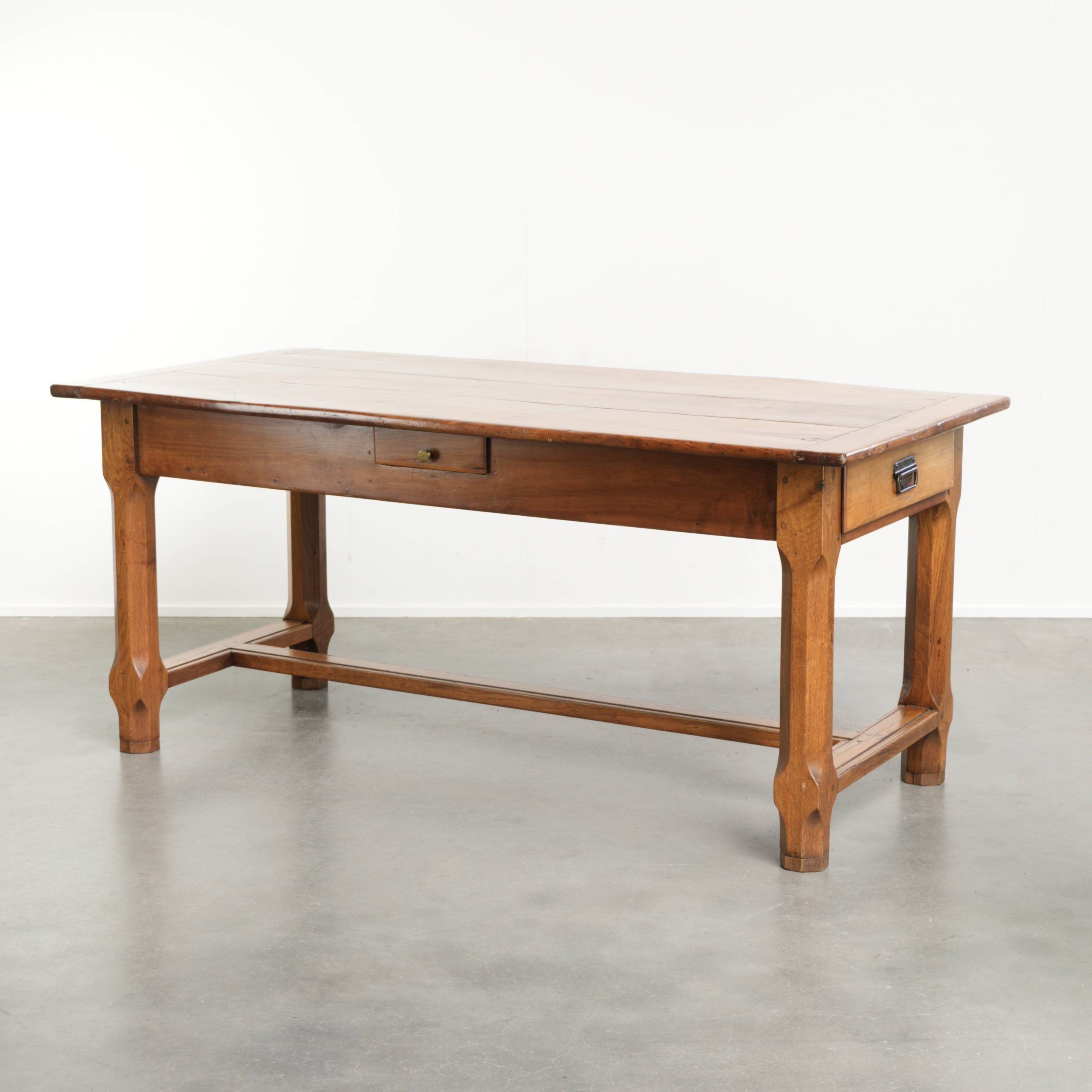 French dining table from the 18th century with a fruitwood top and oak base