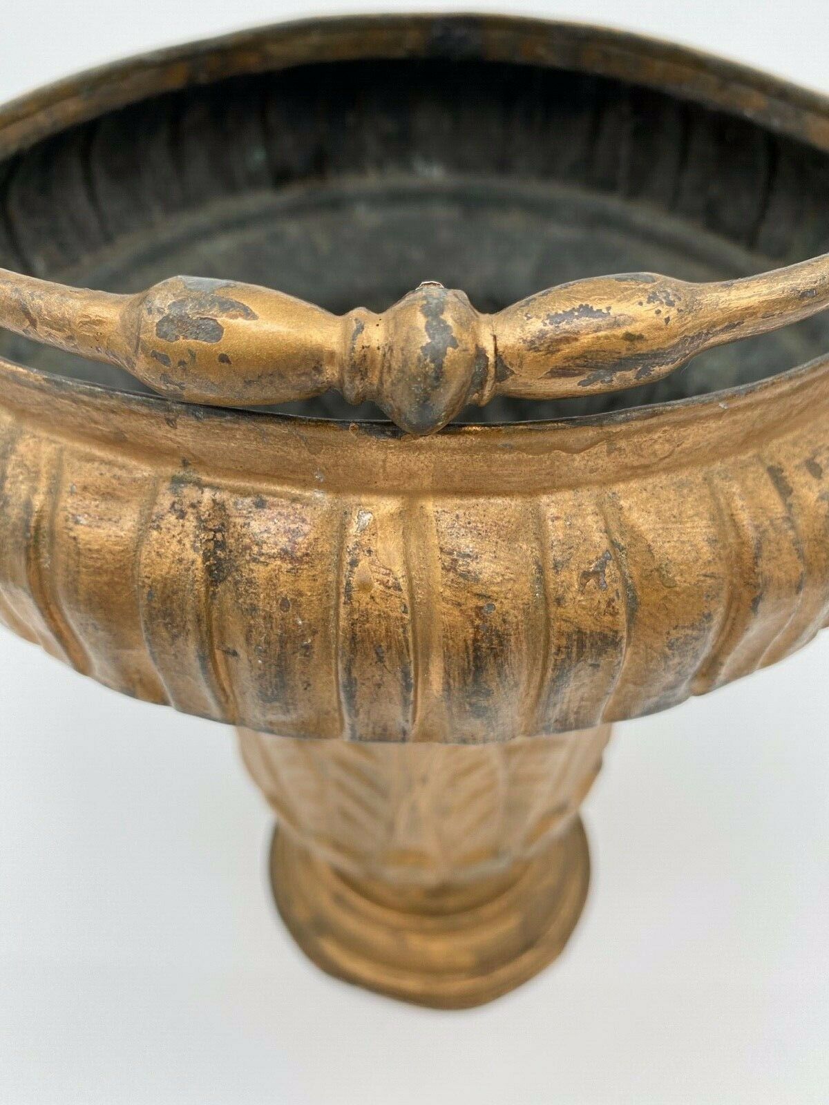 Bucket in metal XIX eme gold enhancer palmettes grande decoration