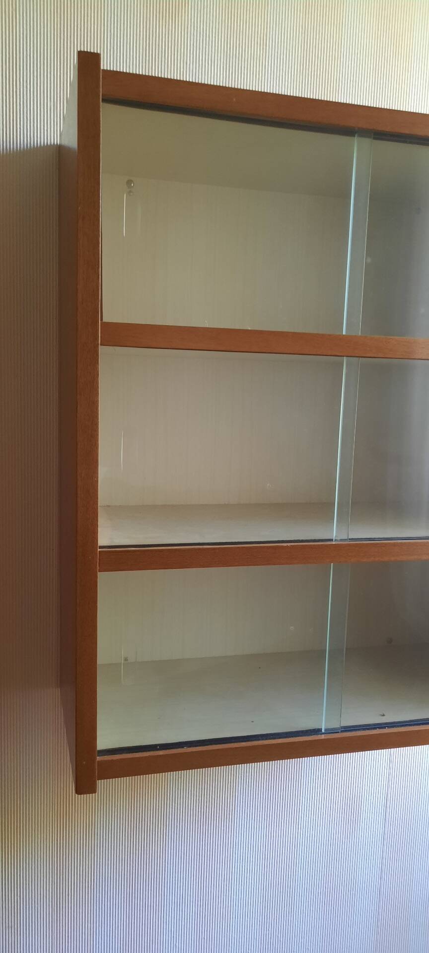 Set of 2 wall shelves