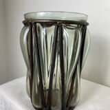 Ancien vase en verre et ferronnerie