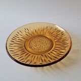Set of 8 cups and amber glass under cups