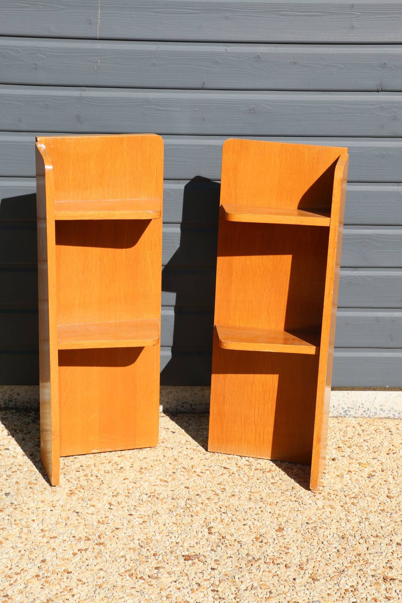 2 asymmetrical bedside tables in oak veneer