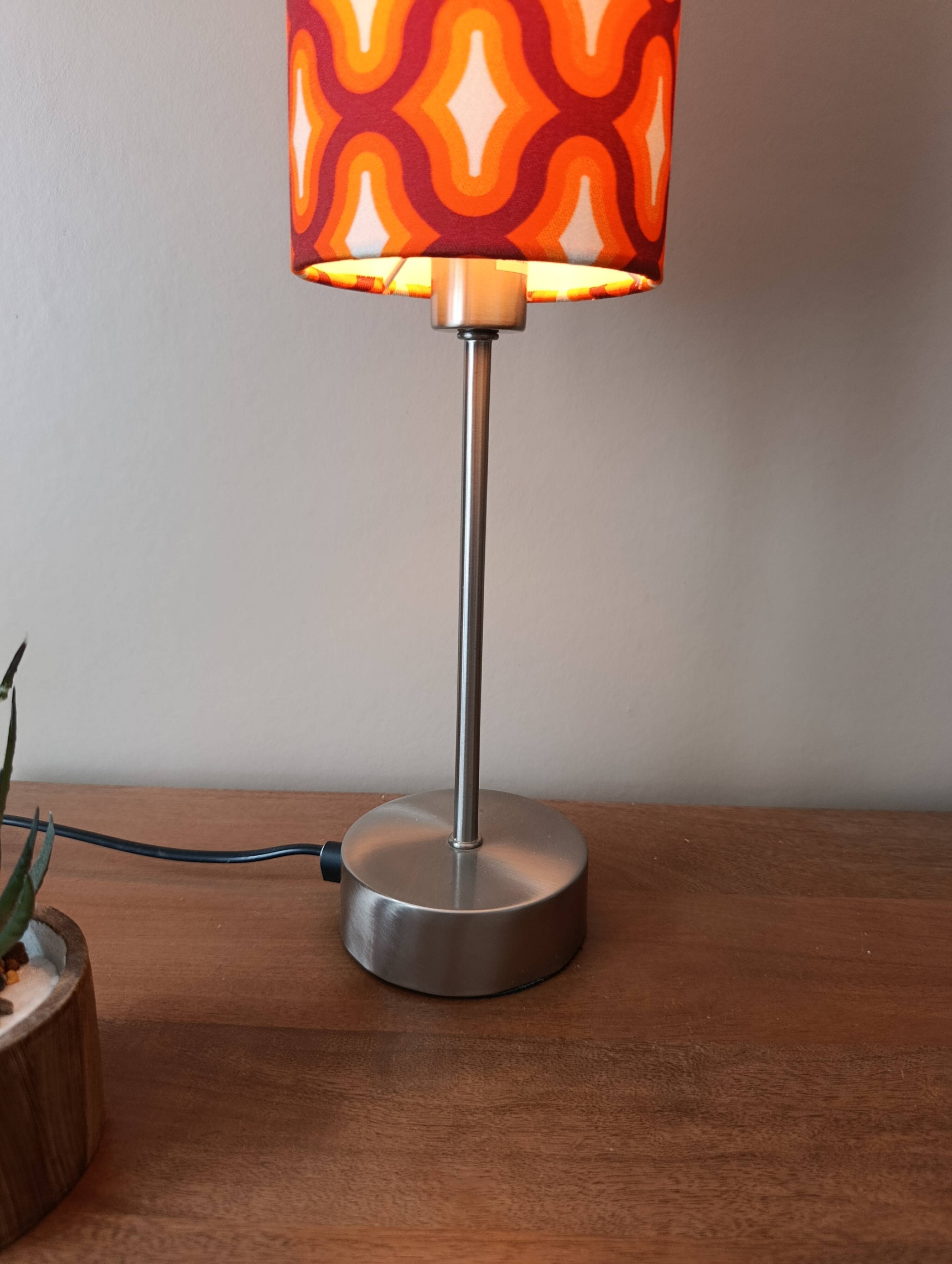 lampe à poser ambiance seventies imprimé space age