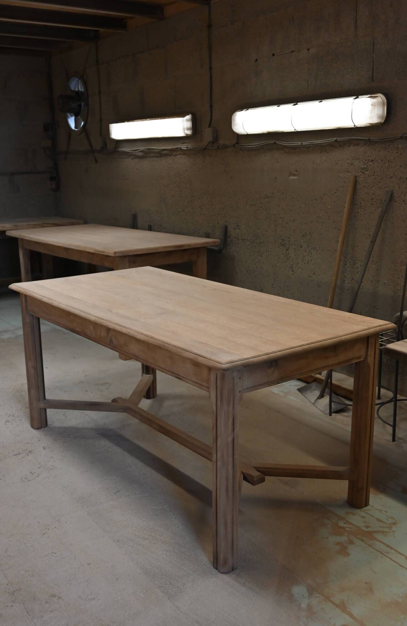 Farm table