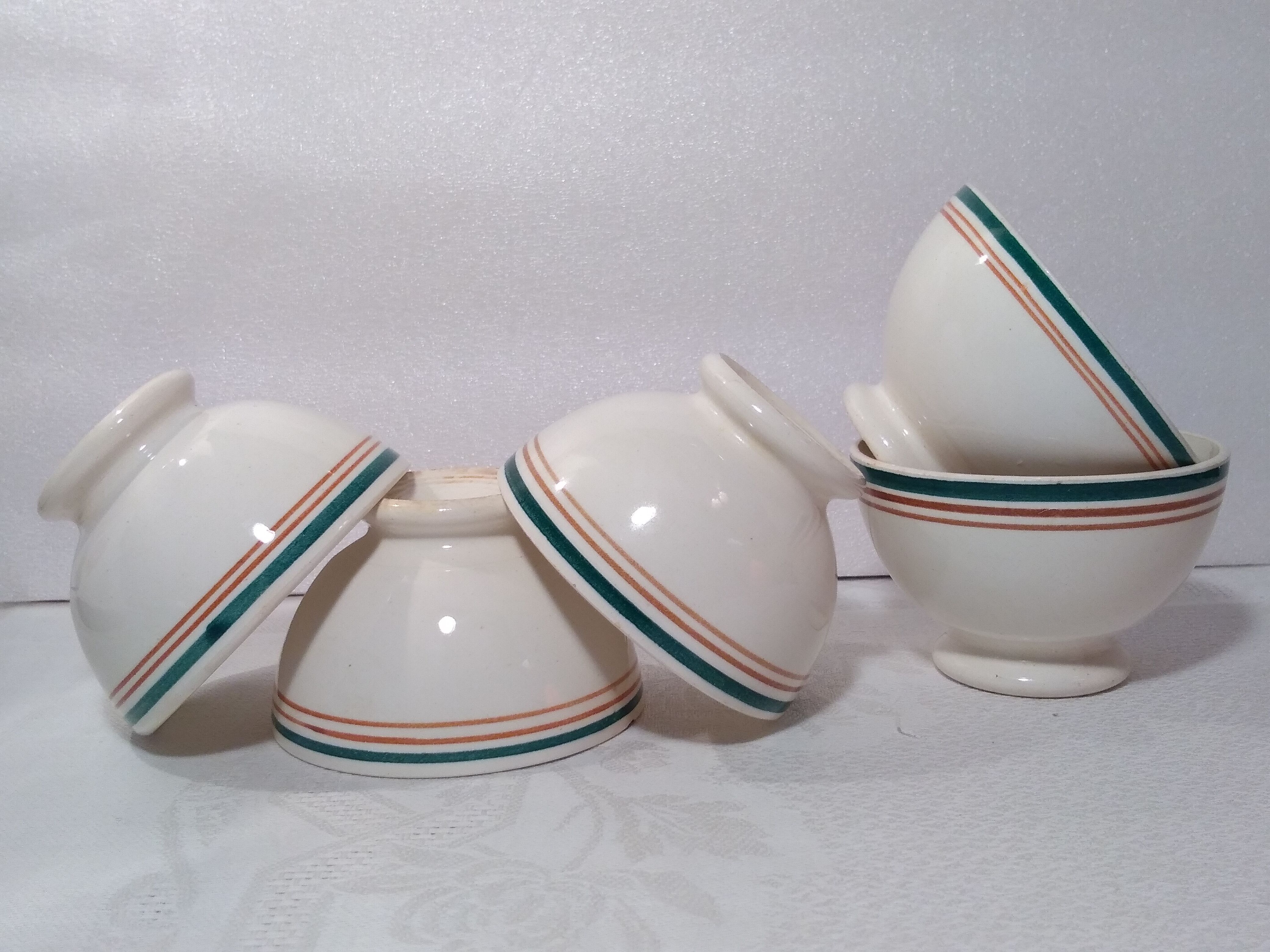 Set de 5 petits bols anciens