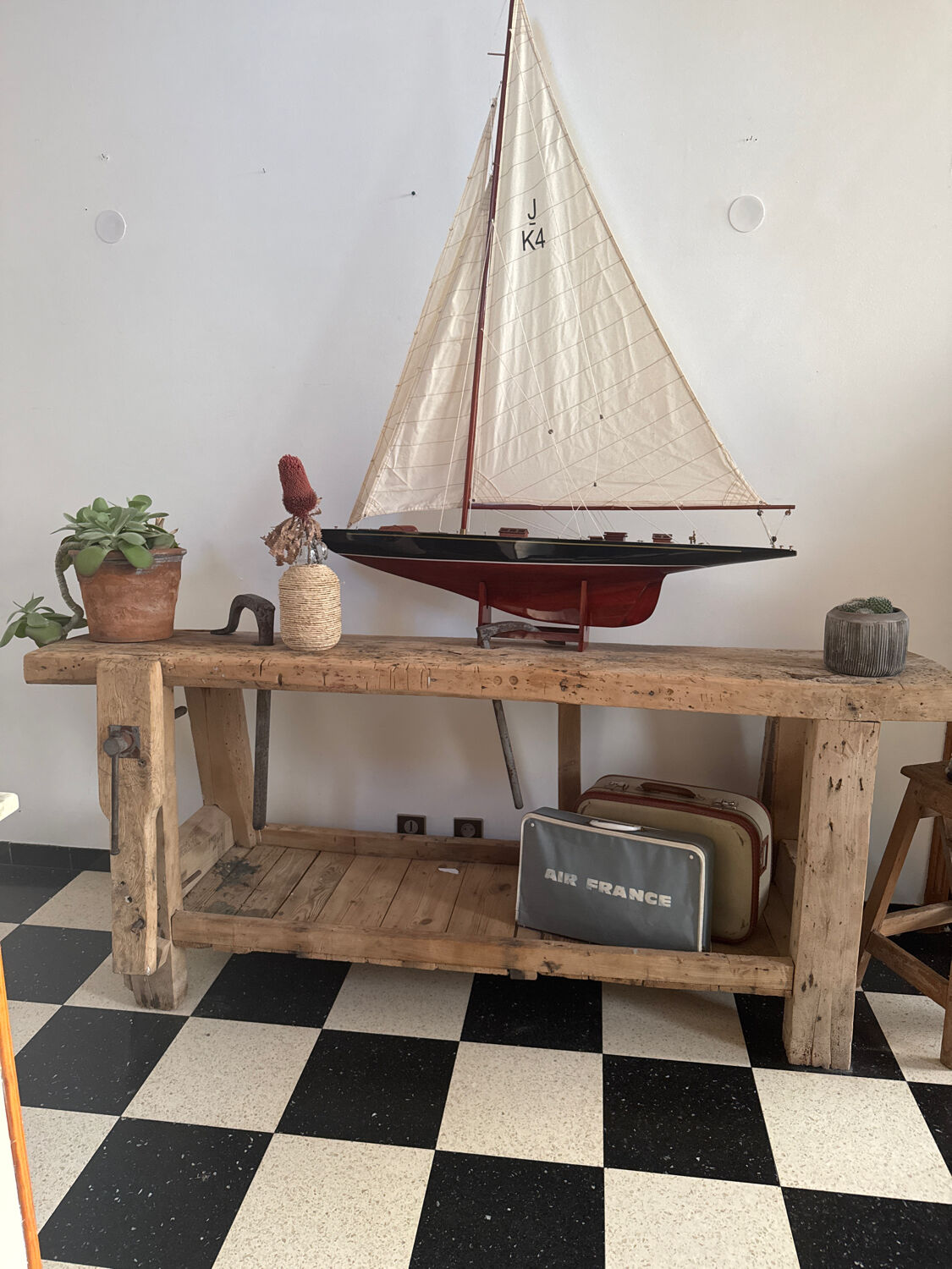 Woodworking bench
