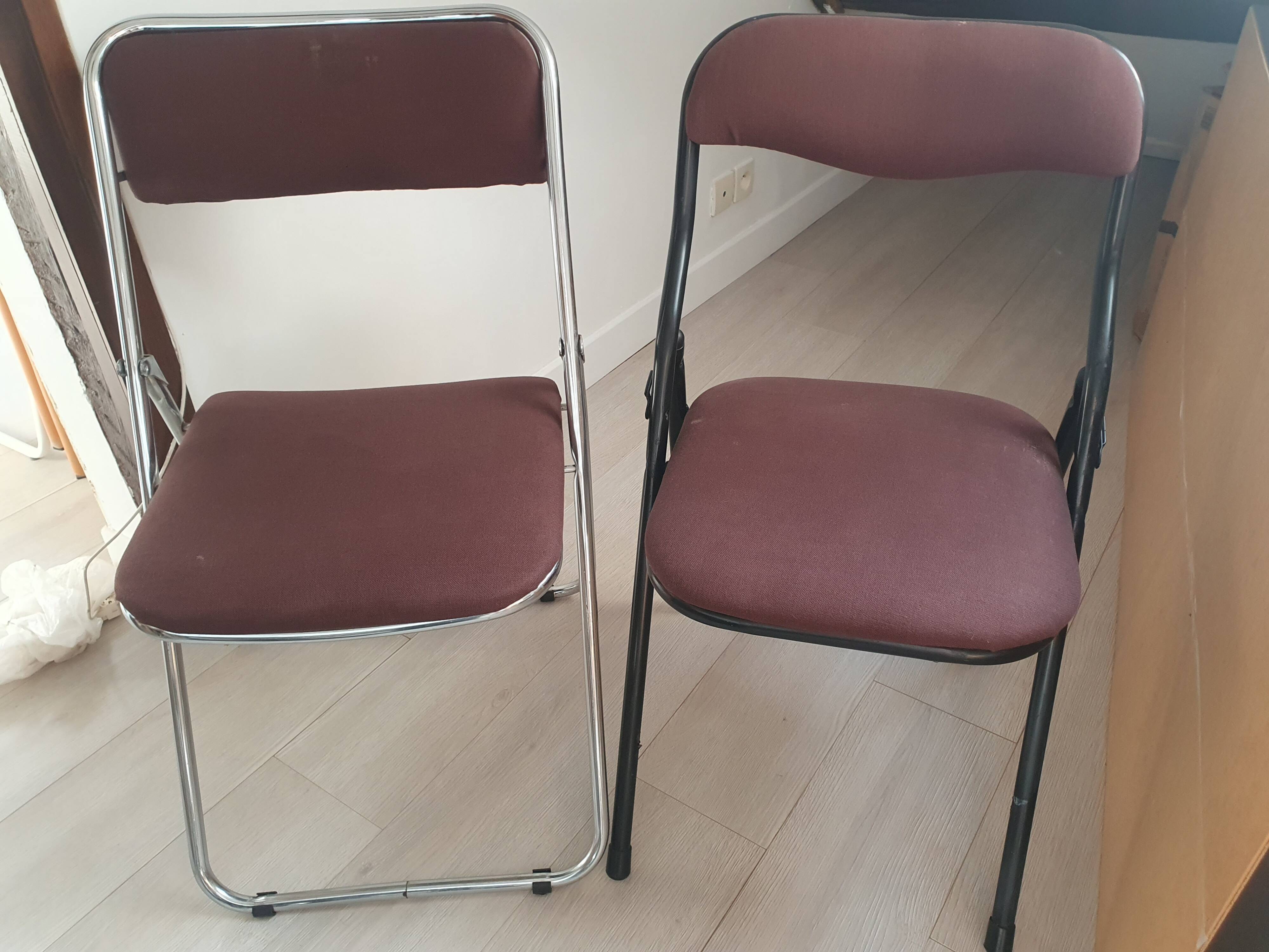 Set of 2 vintage folding chairs (or sold individually)
