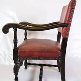 Ensemble de 2 fauteuils anciens en chêne et cuir rouge des années 1930