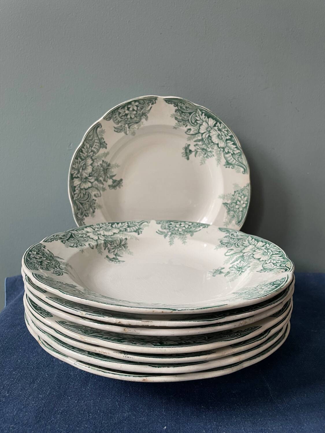 Série de 8 assiettes creuses Terre de Fer, faïence d’Onnaing « Sylvia »