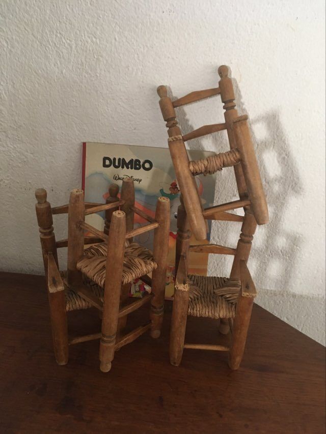 Toy countryside dining room made of straw and wood