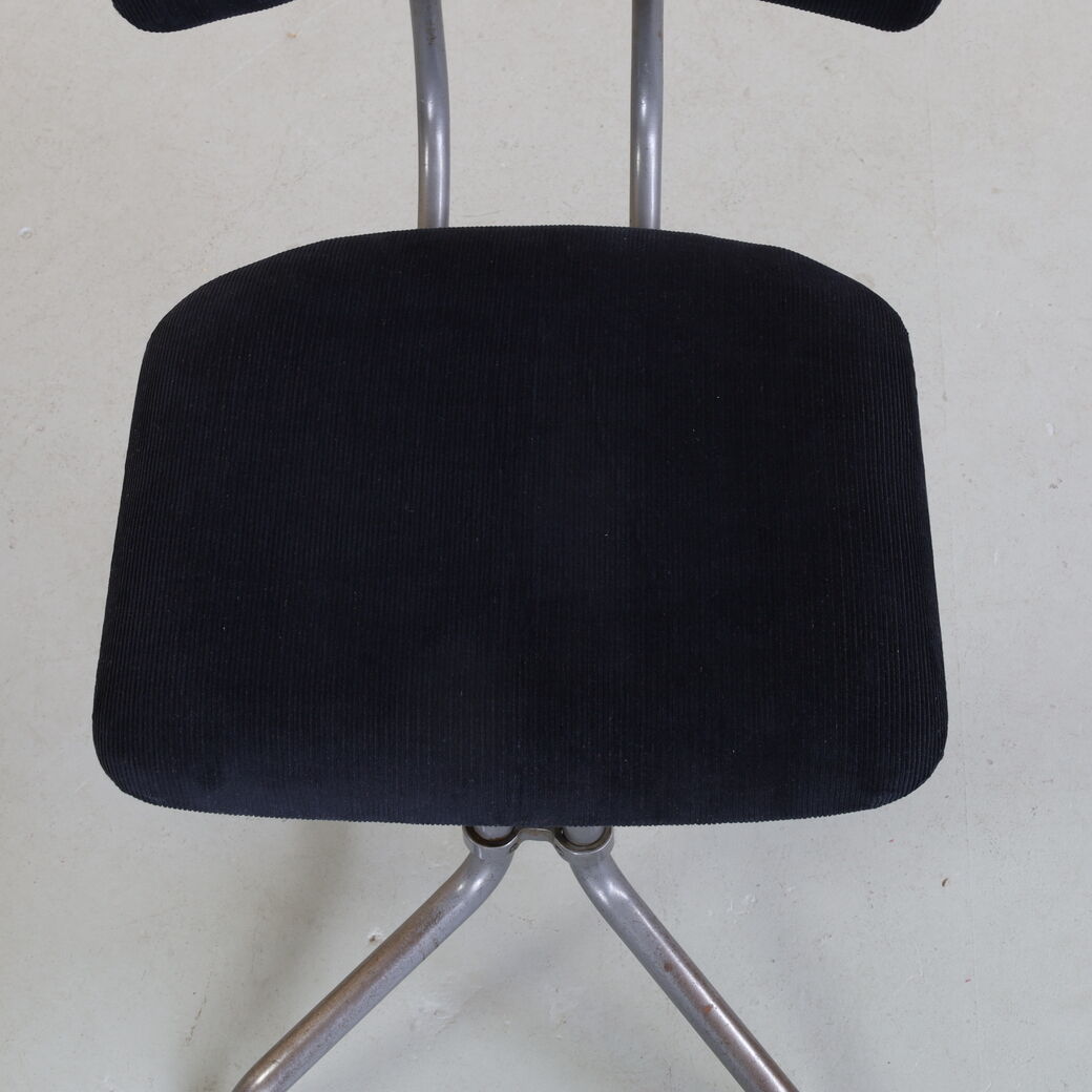 Industrial Design Office Chair model 353 by W.H. Gispen, 1930s