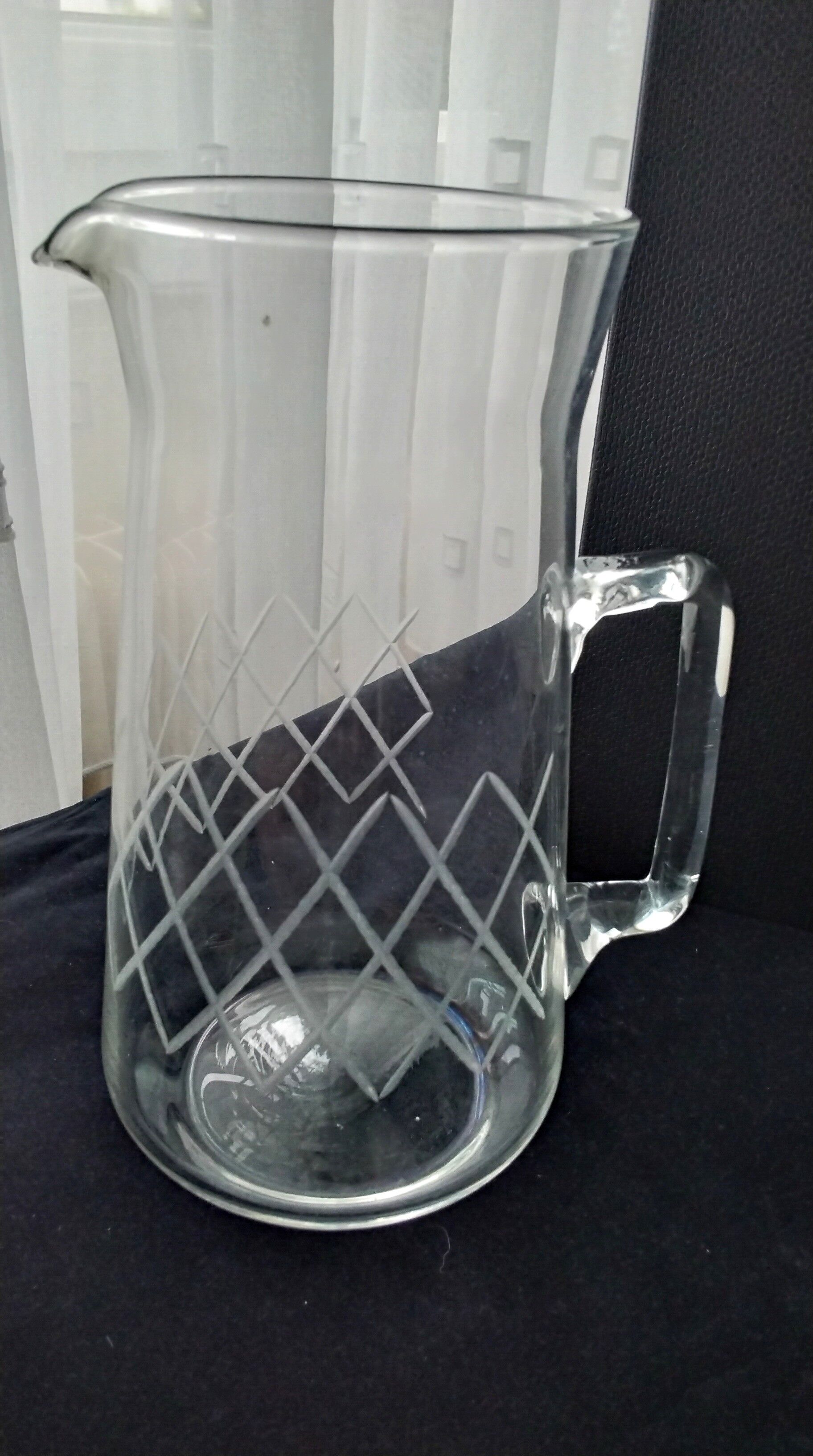Water jug or orangeade Decor crosshatch