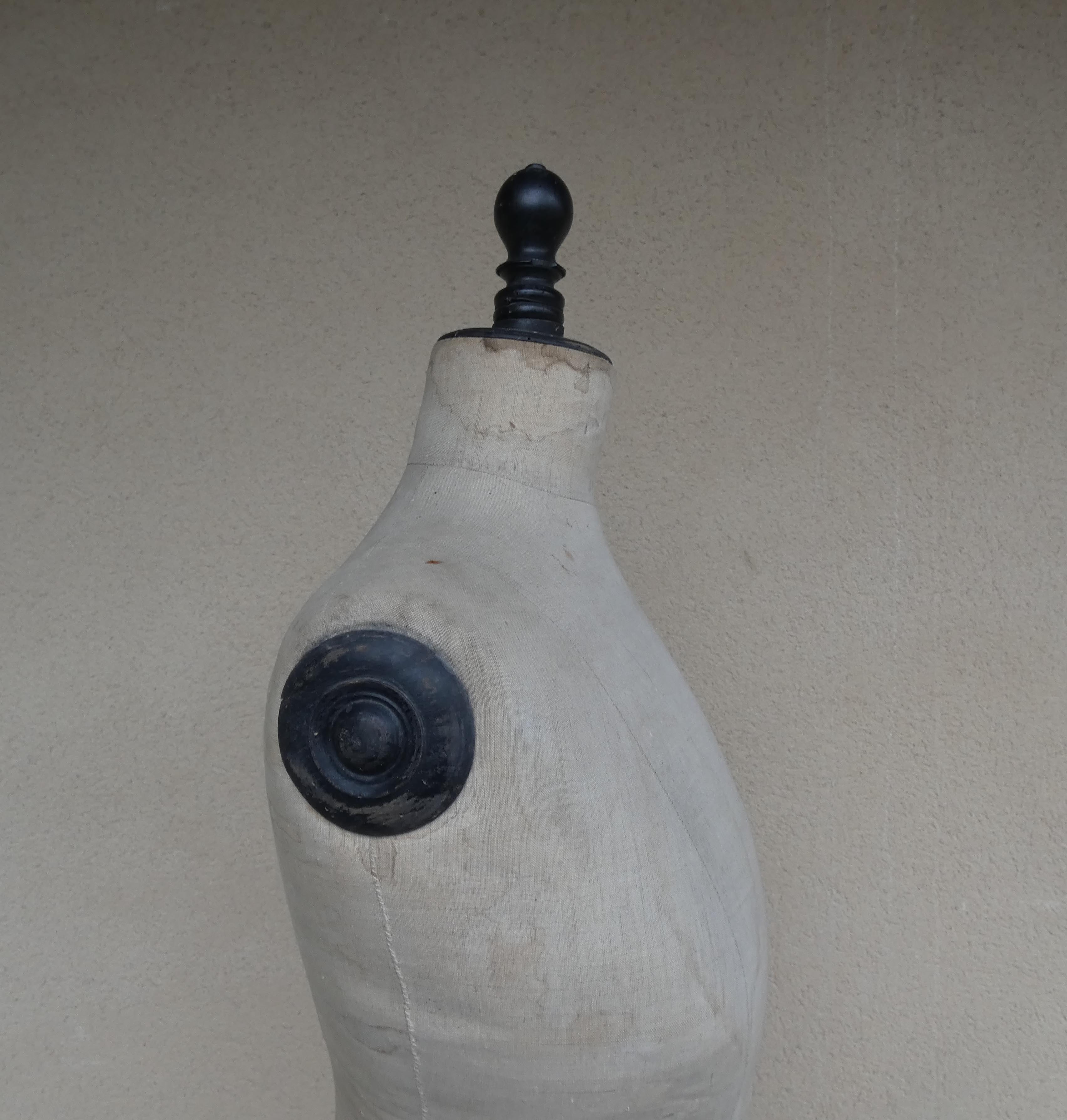 Former female sewing model t42