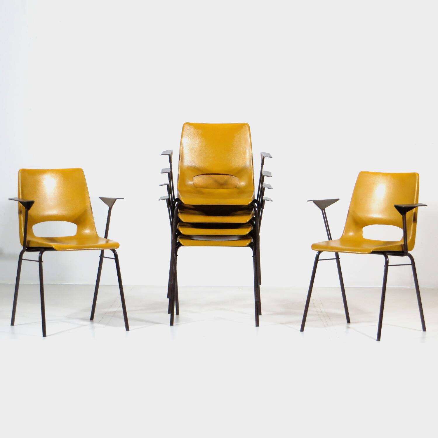 Vintage mid century design arm chairs by Ahrend de Cirkel, 1970s