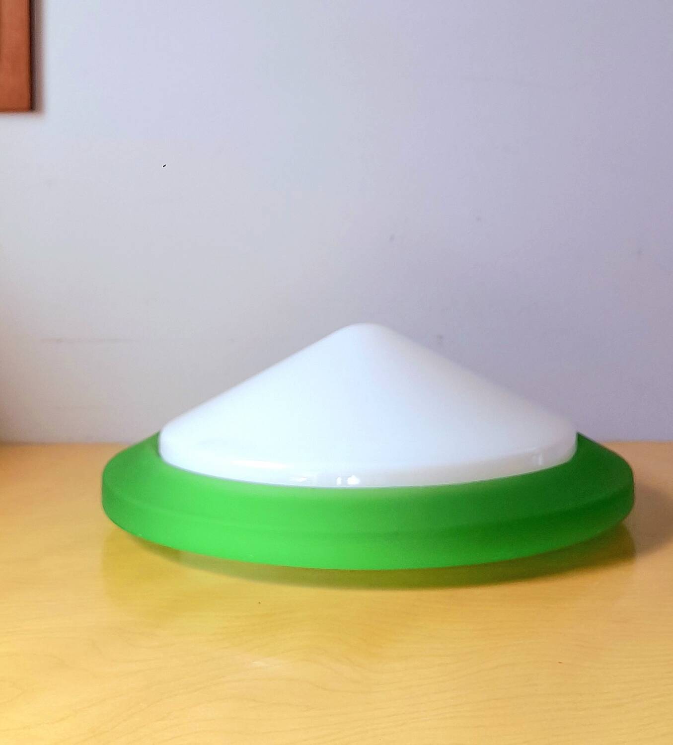 Glass and opaline wall lamp Italy 70s