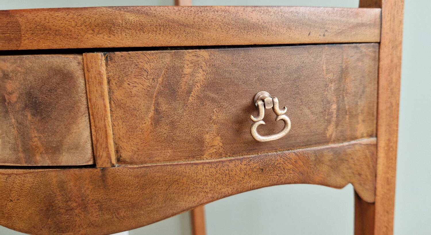 Étagère toilette anglaise Beacon Hill début XXème acajou