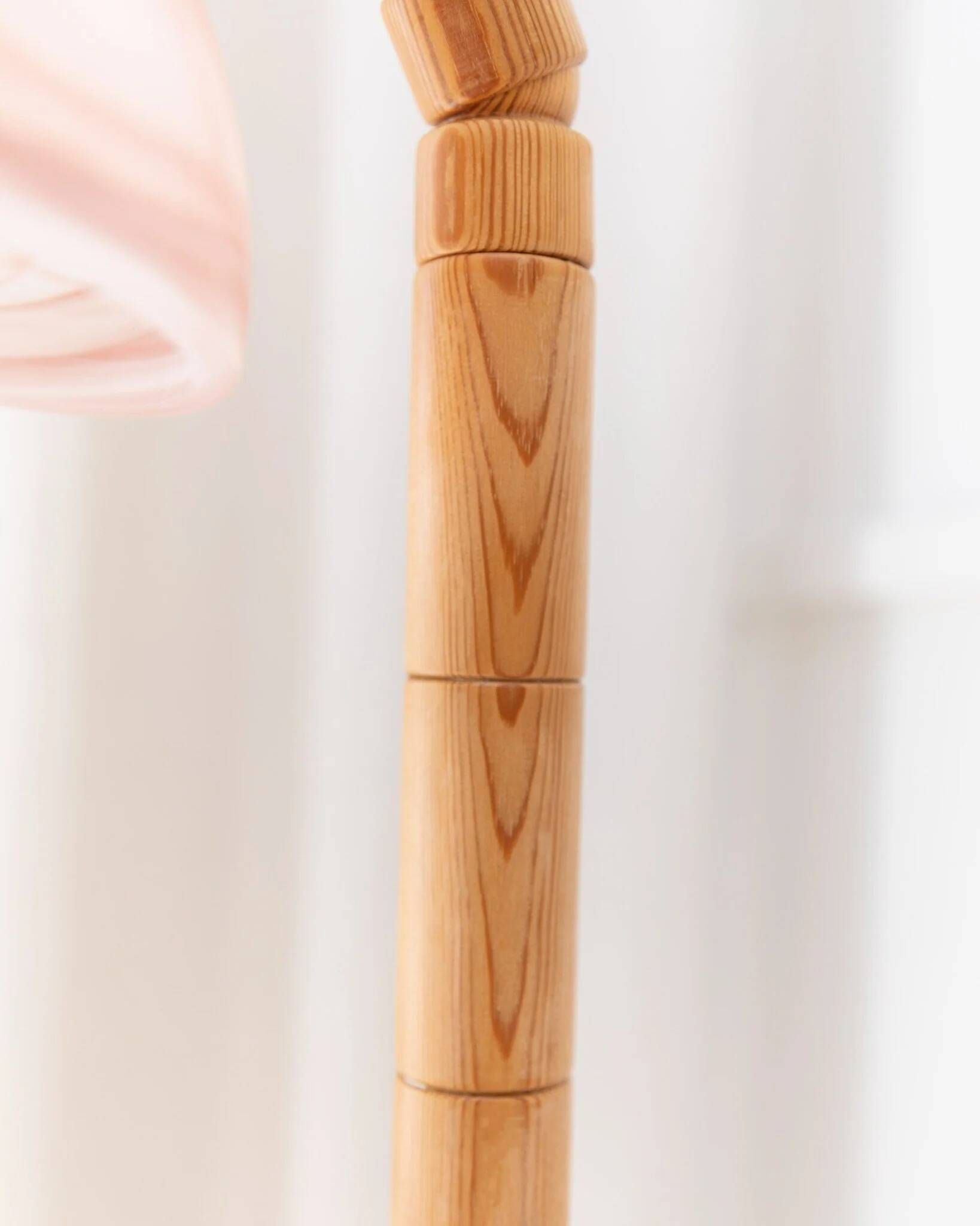 Solbackens Svarveri Pine Wood Table Lamp with Pink Ice Glass Shade – Mid Century 1960s