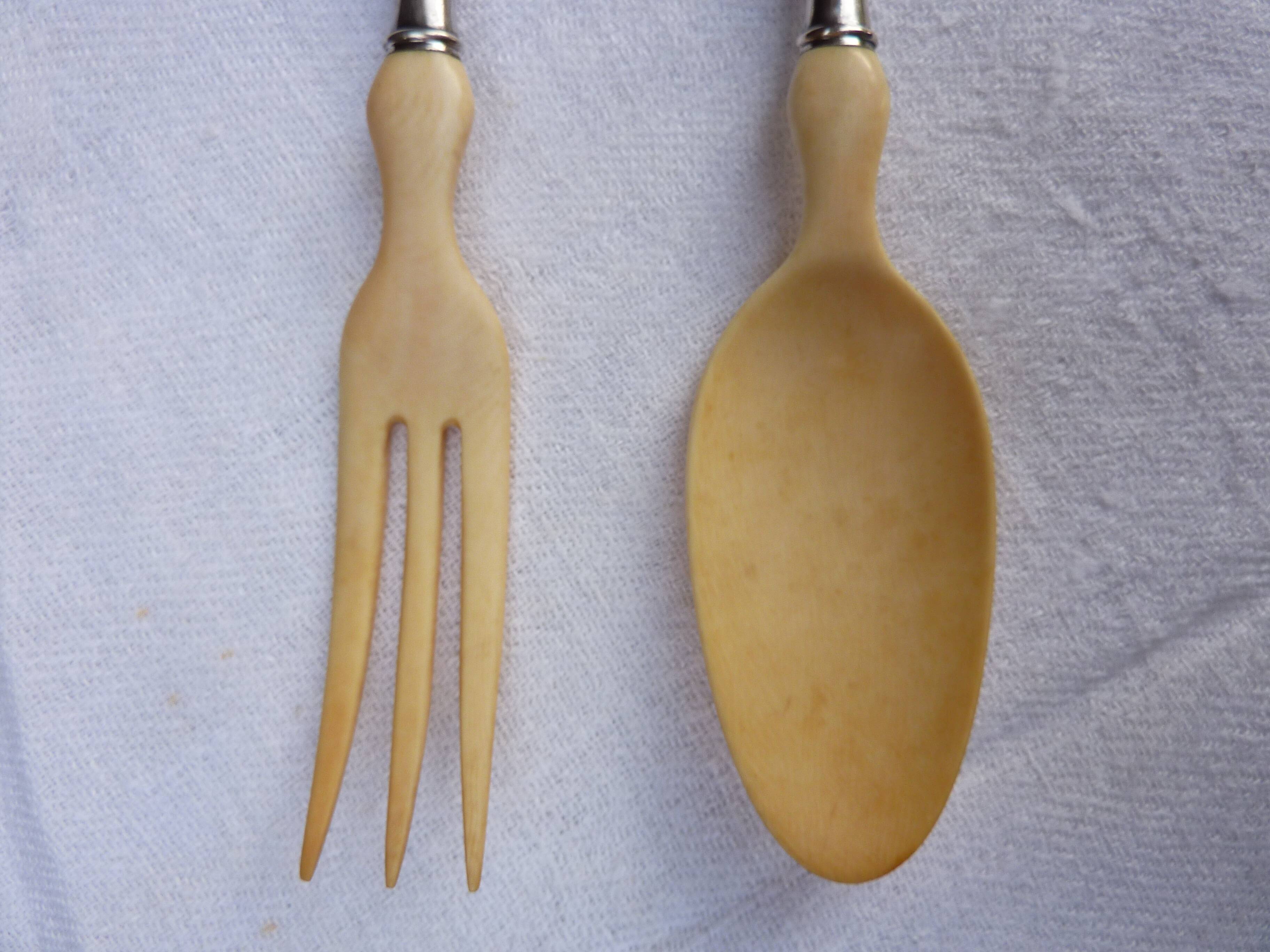 Cutlery with salad in filled silver (minerva hallmark) and ivory, late nineteenth