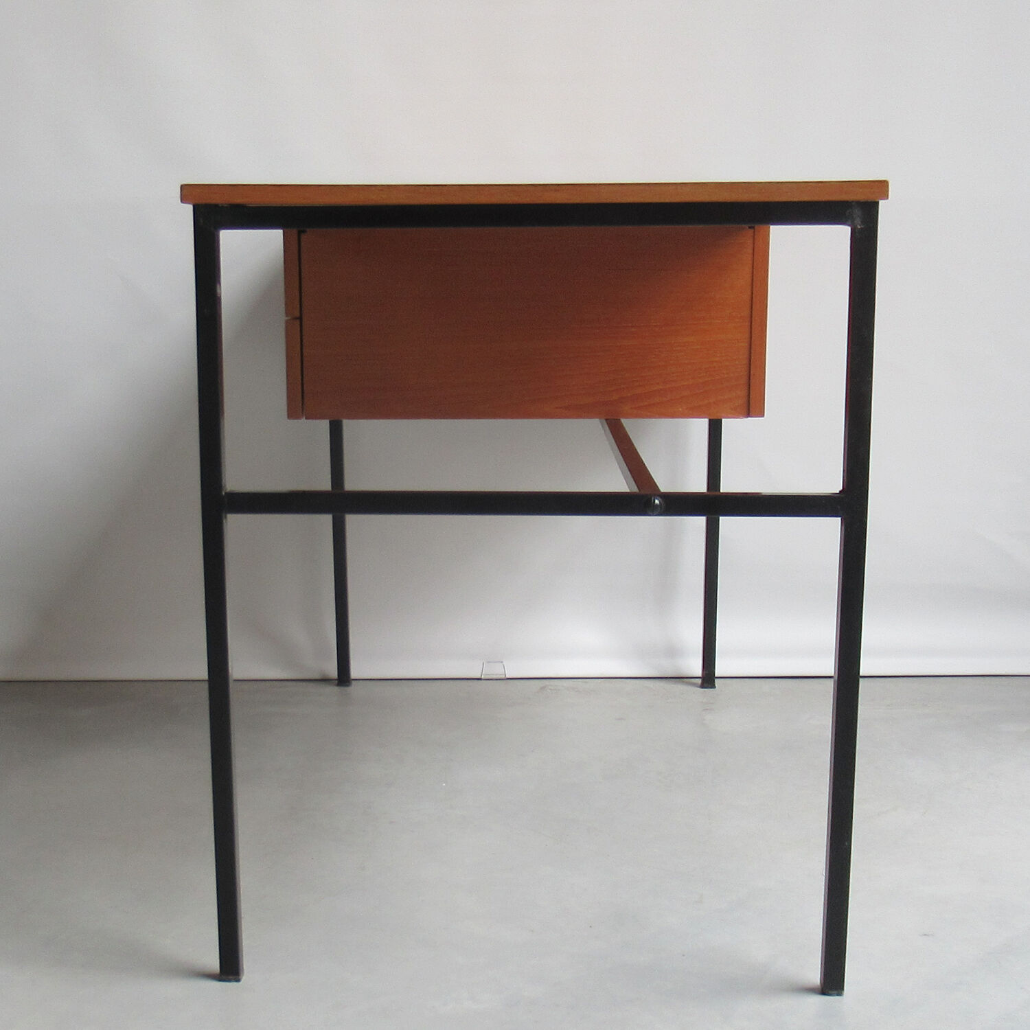 Desk "etudiant" of Pierre Guariche for Meurop