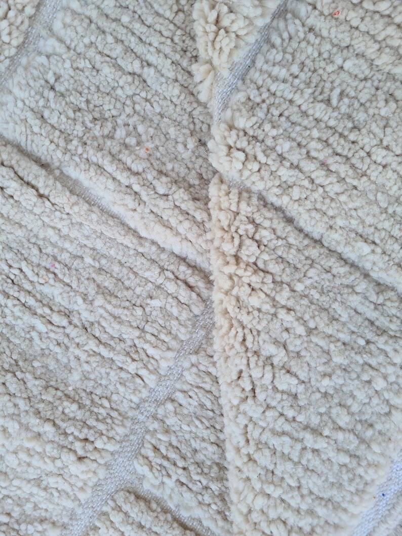 Authentic pure white wool Beni Ourain rug size 1.4/2.6 m