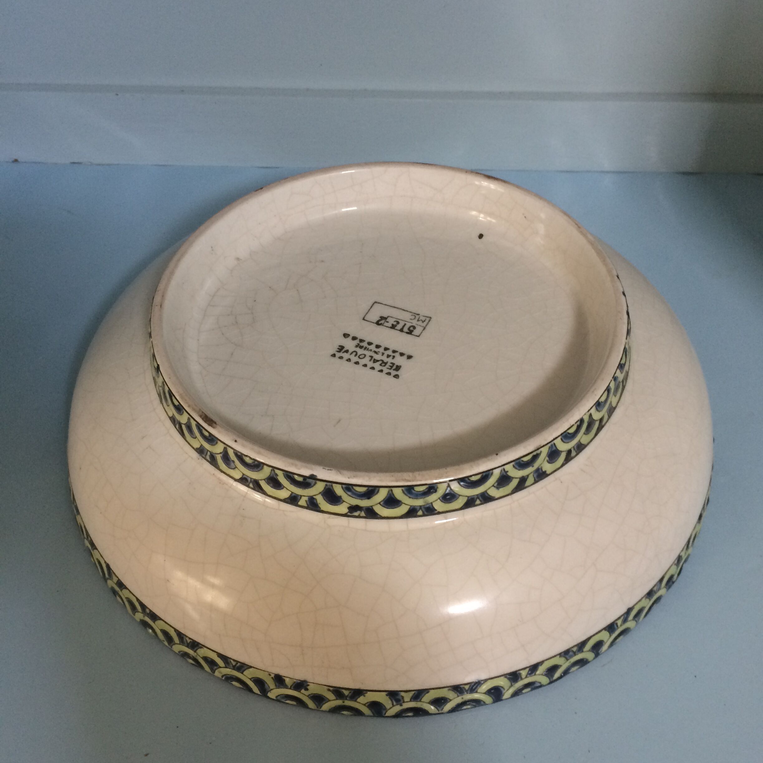 Art deco dish in cracked ceramic