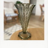 Vase art deco en verre gris
