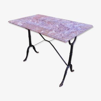 Table de bistro en marbre rose