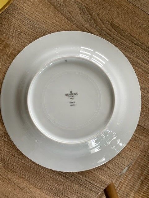 Lot 2 dessert plates bernardaud model sparta vanilla