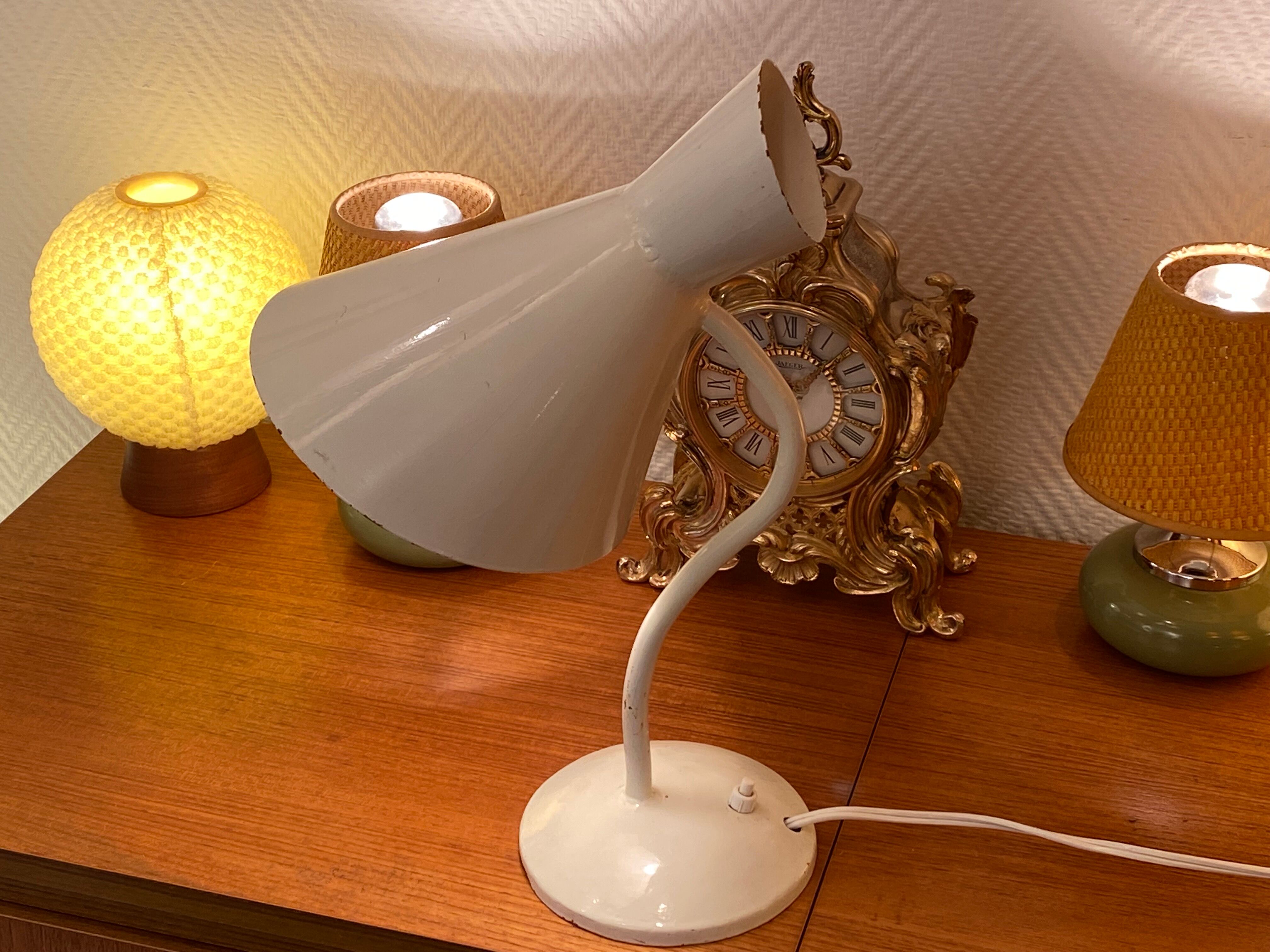 Lampe a poser cocotte bauhaus 1950