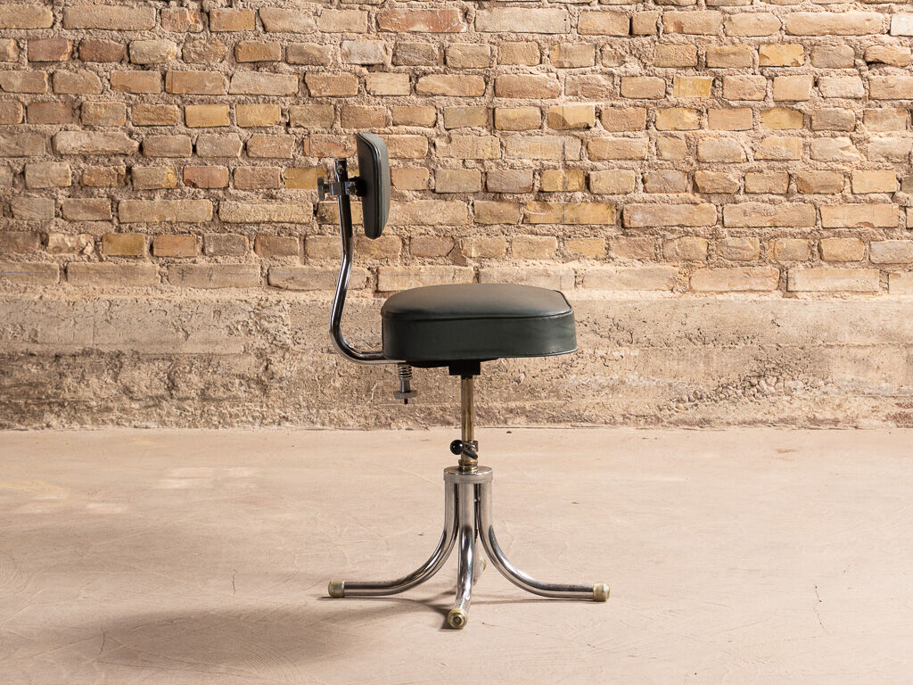 Industrial craft chair made of metal and imitation leather