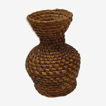 Bourgne en forme de vase