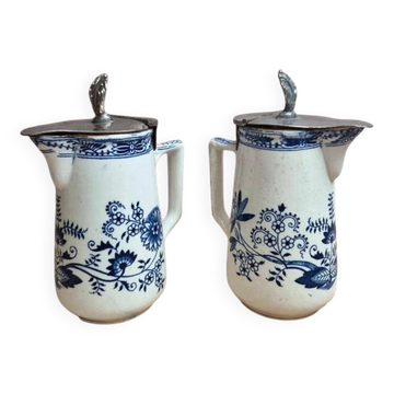 Paire de pots à lait anciens Boch Frères Keramis – modèle Saxe